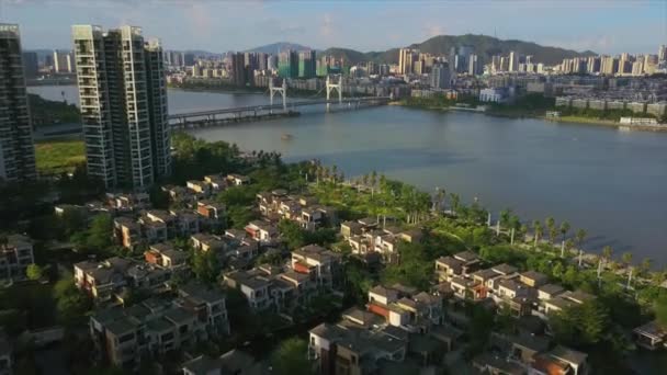 Panorama Aereo Del Paesaggio Urbano Con Baia Fluviale Nella Città — Video Stock