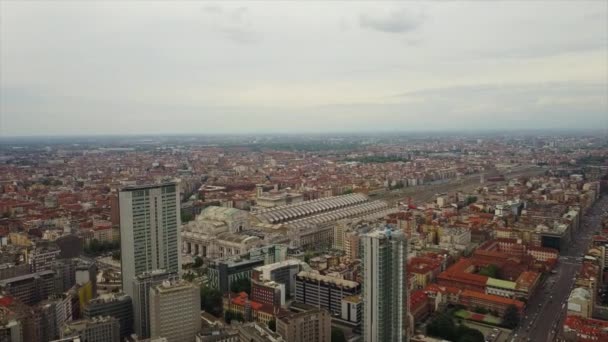 イタリア ミラノ市のダウンタウン地区の空中ビュー — ストック動画