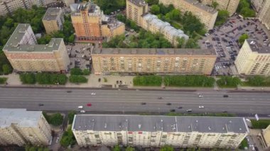 Gündüz vakti Moskova Kutuzovsky trafik panoramik 4k Rusya 'yı hedefliyor