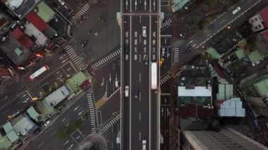 Taipei, Tayvan 'da şehir manzarası trafiği olan şehir manzarası manzarası.