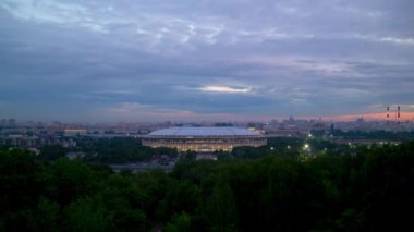 Luzhniki Stadyumu 'nun panoramik manzarası, Moskova, Rusya. 4k, zaman aşımı 