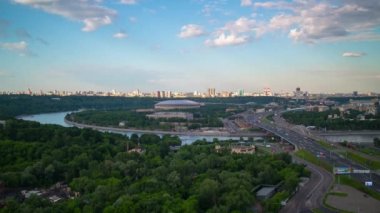 Luzhniki Stadyumu 'nun panoramik manzarası, Moskova, Rusya. 4k, zaman aşımı 