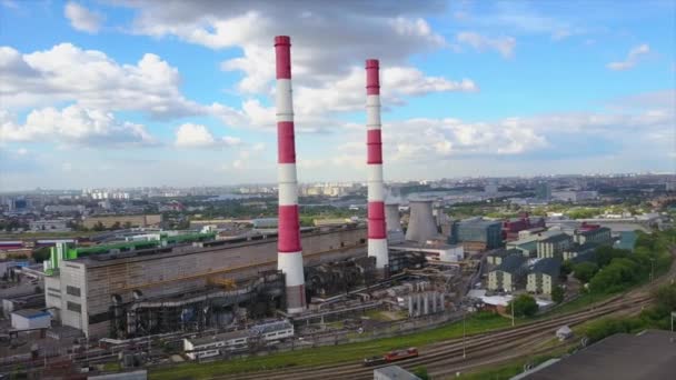 Día Soleado Moscow Industrial Fábrica Tubos Paisaje Urbano Antena Panorámica — Vídeos de Stock