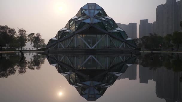 Solnedgång Changsha Stad Berömd Flod Park Modern Arkitektur Objekt Reflektion — Stockvideo