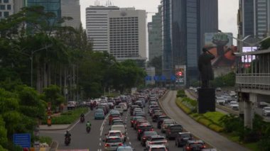 Jakarta City, Endonezya 'da sokak trafiği, gündüz görüşü, 4K 