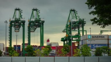 Singapur şehrindeki konteyner limanı, 4k, zaman aşımı  