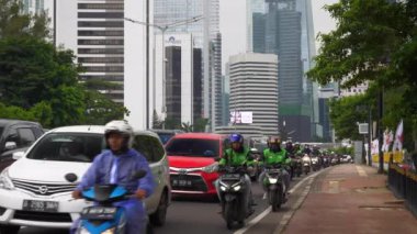 Jakarta City, Endonezya 'da sokak trafiği, gündüz görüşü, 4K 