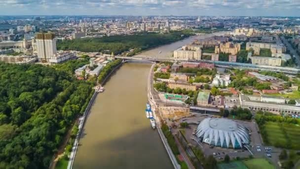 Nehirli Şehir Manzarası Luzhniki Kompleksi Inşaatı Rusya Moskova Zaman Ayarlı — Stok video