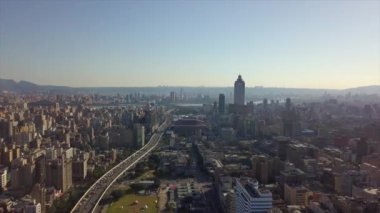 Taipei, Tayvan 'da şehir manzarası trafiği olan şehir manzarası manzarası.