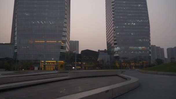 Skymning Belysning Changsha Stad Berömda Företag Torn Främre Ingången Torget — Stockvideo