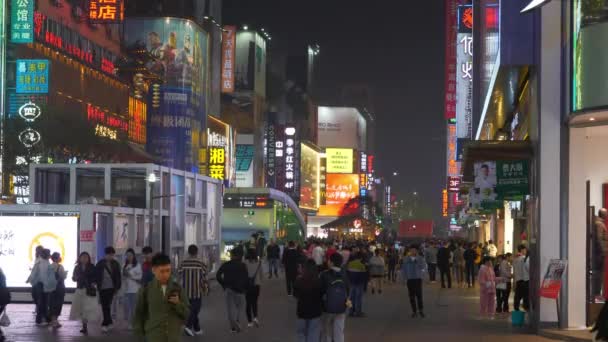 Nattetid Belyst Changsha Centrum Berömda Gågata Shopping Street Slow Motion — Stockvideo