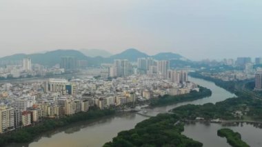 Sanya kasabasının havadan görünüşü, Hainan, Çin 4k 