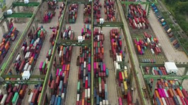 Singapur şehrindeki ünlü liman limanının hava manzarası, 4k