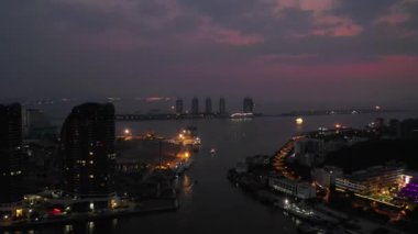 Sanya City, Hainan Adası, Çin 'deki ünlü Phoenix otelinin hava manzarası. 