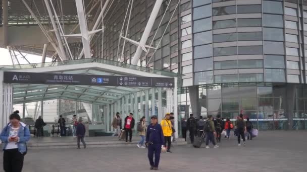Jour Qingdao Ville Célèbre Gare Centrale Devant Place Station Métro — Video
