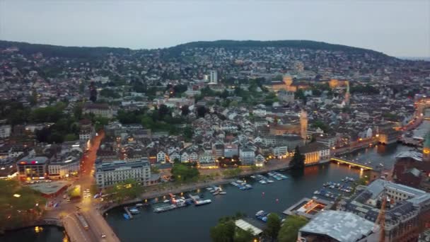 Повітряна Панорама Сутінків Освітлювала Бухту Цюрих Швейцарії — стокове відео