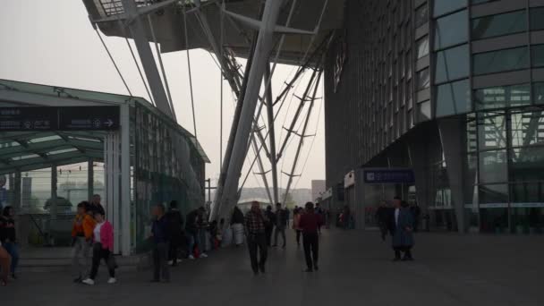 Den Čas Qingdao Město Slavné Centrální Vlakové Nádraží Přední Náměstí — Stock video