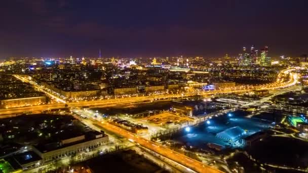 Notte Illuminato Strade Del Traffico Urbano Mosca Panorama Aereo Paesaggio — Video Stock