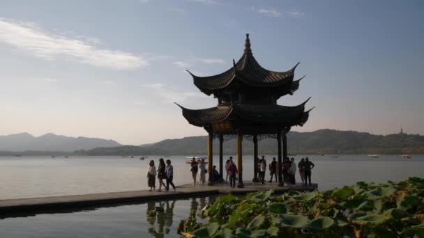 Güneşli Bir Gün Hangzhou Şehri Ünlü West Lake Pier Bay — Stok video