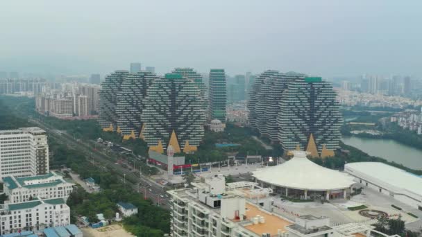 Panorama Aéreo Paisagem Urbana Sanya Com Famoso Complexo Apartamentos Hotel — Vídeo de Stock