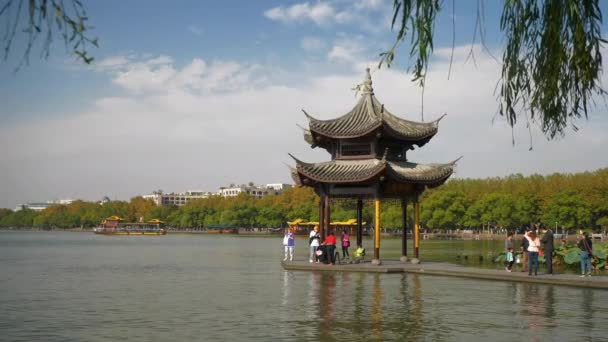 Zonnige Dag Hangzhou Stad Beroemde West Lake Bay Drukke Pier — Stockvideo