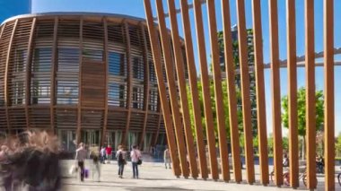 Milano, İtalya 'daki ünlü modern blok binaları, zaman aşımı 