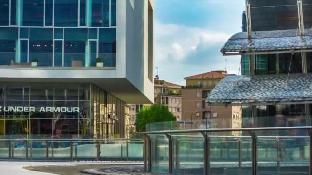 Famosos Blocos Modernos Com Praça Lotada Cidade Milão Itália — Vídeo de Stock