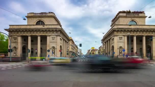 Straatverkeer Milaan Italië — Stockvideo