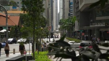 Singapur şehri şehir merkezi gündüz trafiği sokak ünlü yemek pazarı yavaş çekim panorama 4k