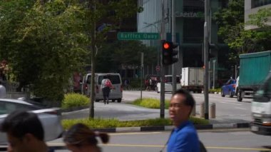 Singapur şehri şehir merkezi gündüz trafiği kavşağı ağır çekim panorama 4k