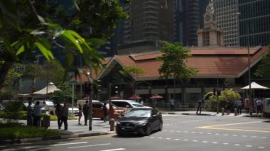 Singapur şehri şehir merkezi gündüz trafiği sokak ünlü yemek pazarı yavaş çekim panorama 4k