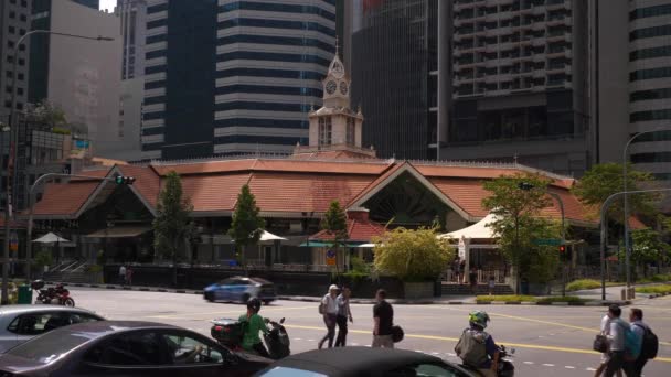 シンガポールのダウンタウン昼間の交通渋滞有名食品市場の交差点スローモーションパノラマ4K — ストック動画
