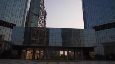 foshan modern şehir kültür merkezi günbatımı yavaş çekim panorama 4k porselen