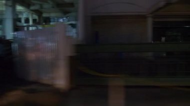 Gece vakti Jakarta City araba yolcusu Panorama 4k Endonezya