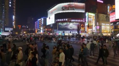 CHANGSHA, ÇİN - 22 EKİM 2019: Gece vakti Changsha şehri, ünlü bölge