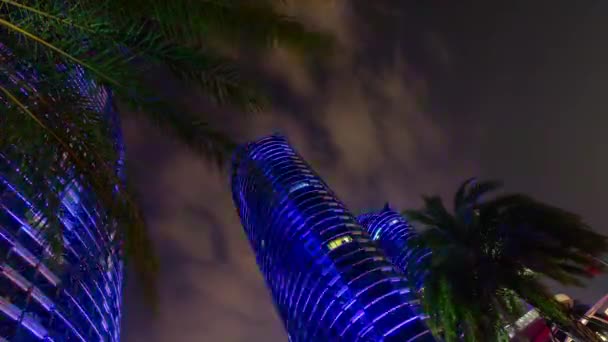 中国三亚市 2018年10月7日 夜间照明三亚市海湾公寓建筑群 中国海南三亚 — 图库视频影像