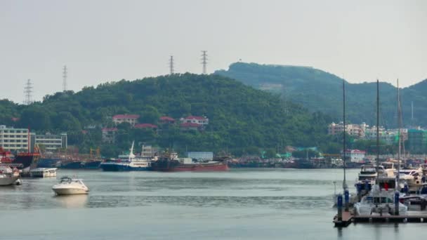 日落时间三亚城市海湾屋顶全景4K 时间拉塞海南岛中国 — 图库视频影像