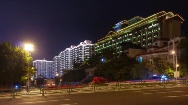 Gece vakti Sanya trafik sokağı panorama 4k hainan adası Çin 'i aydınlattı