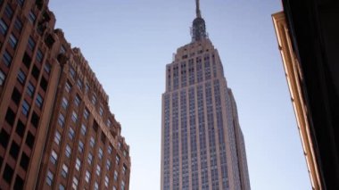 NEW YORK - Eylül 2014: Empire State güneşli blokları, New York, ABD 'den 4k zaman aşımı