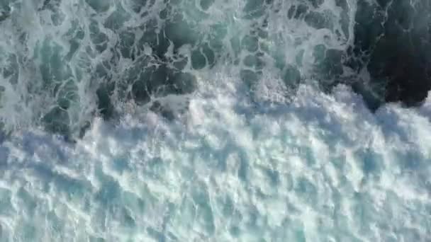 Giorno Soleggiato Isola Bali Famosa Baia Spiaggia Blu Acqua Aerea — Video Stock