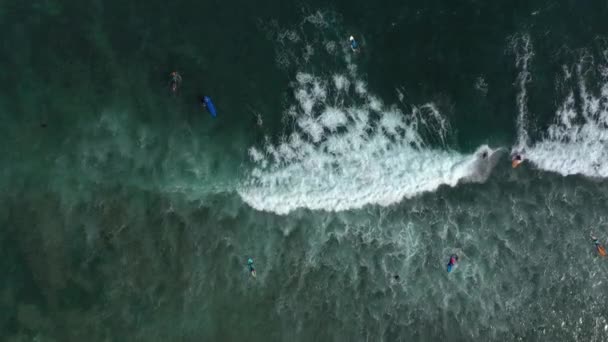 Hora Dia Ilha Bali Famosa Praia Surf Ondas Lotadas Costa — Vídeo de Stock