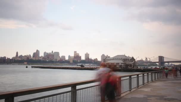 Summer Day Brooklyn Heights Walking Bay Manhattan Panorama Timelapse Usa — Vídeos de Stock