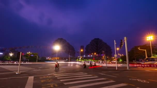 Sanya China Outubro 2018 Noite Iluminada Sanya Tráfego Rua Encruzilhada — Vídeo de Stock