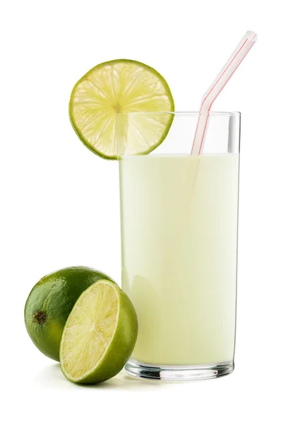 Vaso de limonada o zumo de limón aislado sobre blanco — Foto de Stock