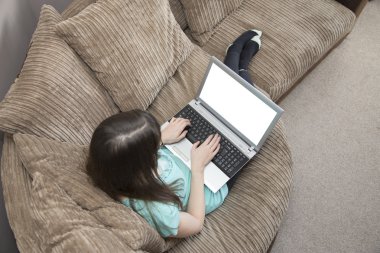 Sosyal medya onun ayrıntılarını güncelleştirme