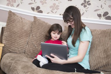 Öğretim kızı internet hakkında