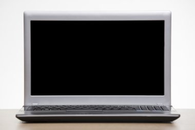 Boş bir ekran ile açık dizüstü Önden Görünüm