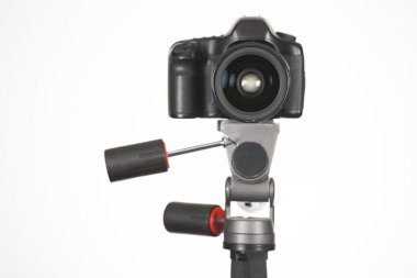 Önden Görünüm karşı karşıya tripod üzerinde kamera