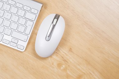 Düz yatıyordu bilgisayar ekipmanı