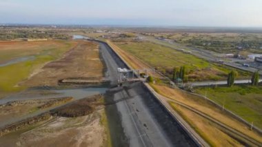 Sonbahar. Krasnodar 'ın çevresi 